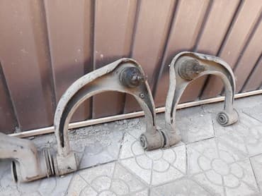 меняю доплатой мне: Передний левый рычаг Б/у, Оригинал — 2