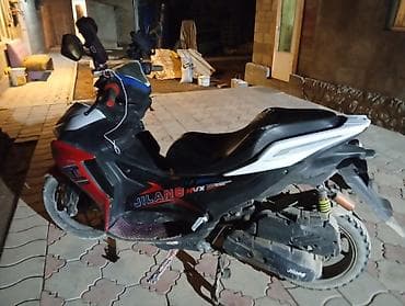 Скутер JILANG (надпись на борту) в спортивном стиле. Характеристики и — 6