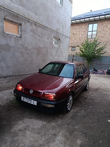 Транспорт: Volkswagen Vento: 1992 г., 1.8 л, Механика, Бензин, Седан — 1