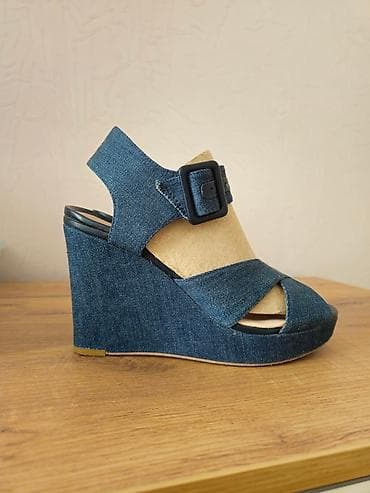 Босоножки, 38, Clarks, Б/у, цвет - Синий, Самовывоз