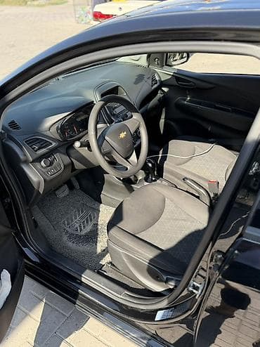 Chevrolet Spark: 2021 г., 1 л, Автомат, Бензин, Хэтчбэк — 10
