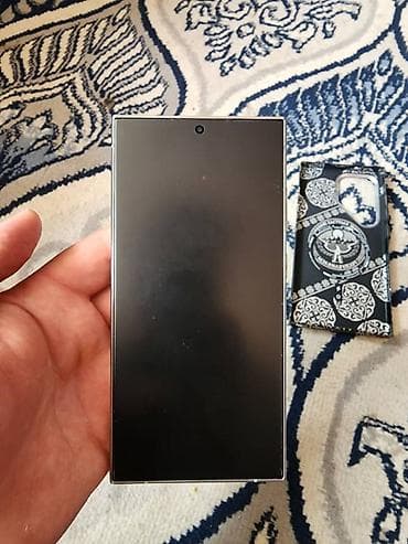 пад 6: Смартфон с дизайном в стиле Samsung Galaxy S24 Ultra (плоские грани — 9