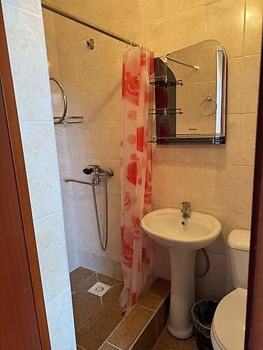 Кыймылсыз мүлк: СДАЮТСЯ КОМНАТЫ В ЧОЛПОНАТЕ - Санузел: собственный, разделён на зону — 5