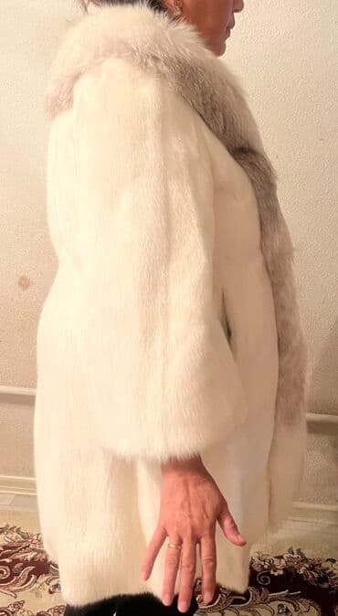 срочно продаю в связи с переездом: Продается норковая шуба. Воротник мраморная леса.Производство — 2