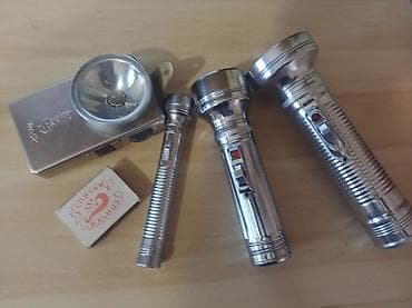 Набор ретро‑фонарей и складные электронные часы с мировым временем