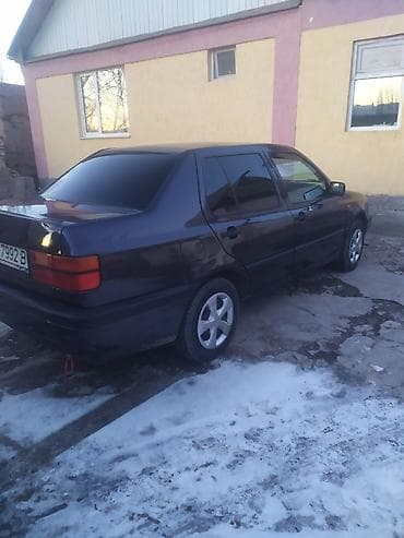 Volkswagen: Volkswagen Vento: 1993 г., 1.8 л, Механика, Бензин, Седан — 7