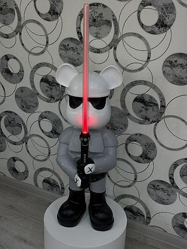 надувная фигура: Декоративный Беарбрик «Медведь с световым мечом» - Большая напольная — 1