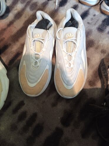 свадебные платья в бишкеке цены на прокат: Кроссовки Nike 1) Белые тренировочные кроссовки Nike: - Верх — 21