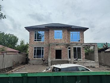 арка дома: Продается двухэтажный кирпичный дом с плоскими фасадами и большими — 2