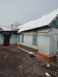 срочно срочно продаю дом город карабалта: Үй, 45 кв. м, 4 бөлмө, Менчик ээси, Эски ремонт — 3