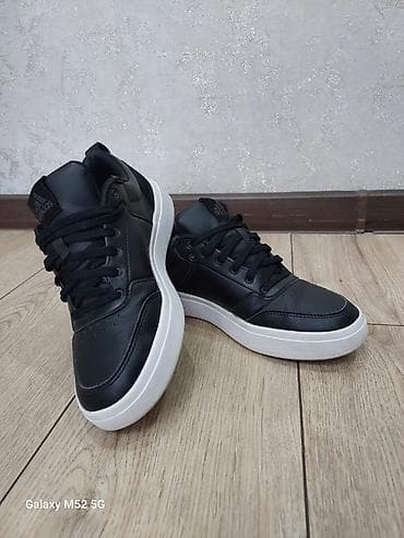 jordan 4: Кроссовки Adidas, ОРИГИНАЛ, р 40. В отличном состоянии. Коробка — 5