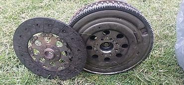 Комплект деталей сцепления для автомобиля: - маховик с зубчатым венцом