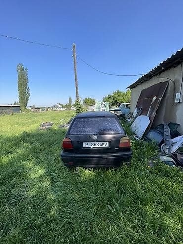 Унаа сатуу: Volkswagen Golf: 1993 г., 1.8 л, Кол менен иштөөчү, Бензин, Хетчбек — 3