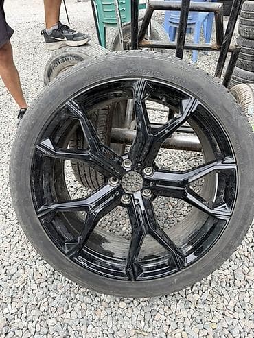 простав: Литые Диски R 22 BMW, Комплект, отверстий - 5, Новый — 5