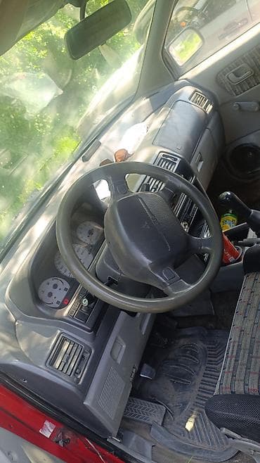 padjero junior: Mitsubishi Space Runner: 1996 г., 1.8 л, Механика, Бензин, Минивэн — 1