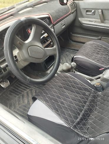 210 cdi: Mazda 626: 1990 г., 2 л, Механика, Бензин, Хэтчбэк — 3