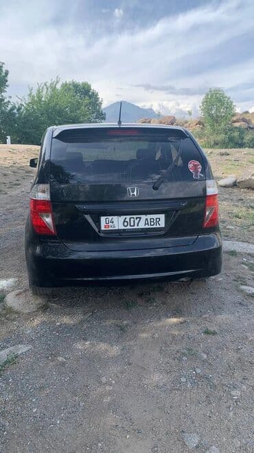 купить литые диски r14: Автомобиль Honda Edix, оснащенный литыми дисками с пятью спицами и — 7