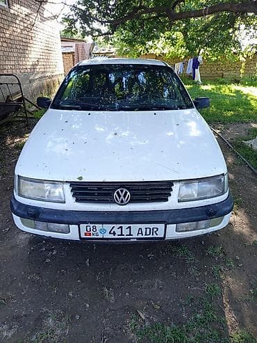Volkswagen Passat: 1993 г., 1.8 л, Механика, Газ, Седан