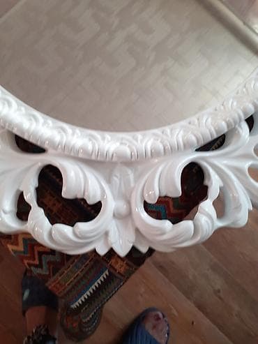 Зеркало овальное. цвет белый глянец. размер 95х75 см. настенное