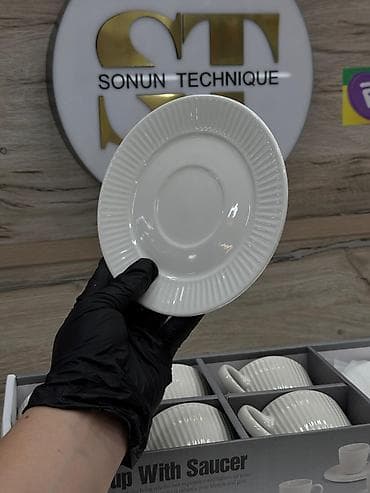 белые кружки: Набор керамических кофейных чашек с блюдцами. - Материал: керамика. - — 7