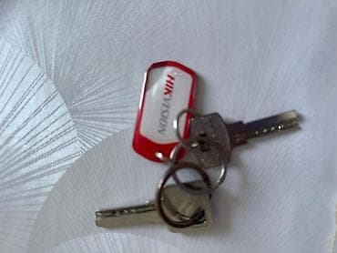 Брелоки: Связка ключей с брелоком Hikvision - Комплектация: 2 металлических — 1