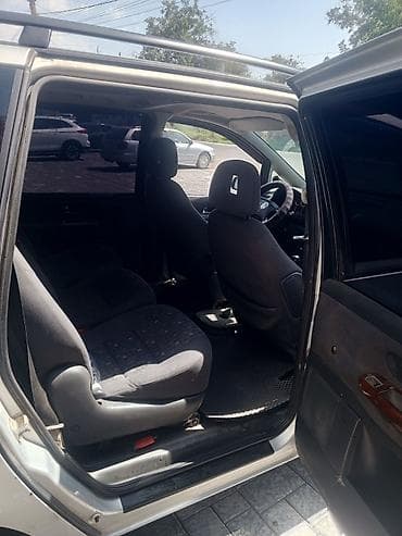 ижара машина: Volkswagen Sharan: 2001 г., 2 л, Кол менен иштөөчү, Бензин, Вэн/Минивэн — 2