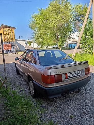 8: Audi 80: 1988 г., 1.8 л, Механика, Бензин, Седан — 4