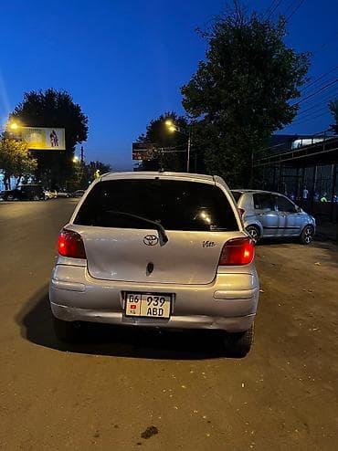 Toyota: Toyota Vitz: 2004 г., 1.3 л, Автомат, Бензин, Хэтчбэк — 3