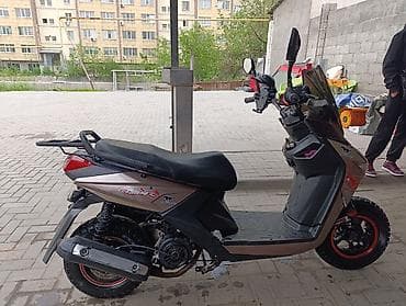 kia ev9: Скутер самурай (брендовые наклейки самурай на бортах) — 5