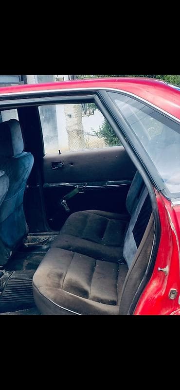 Audi 100: 1985 г., Кол менен иштөөчү, Седан — 2