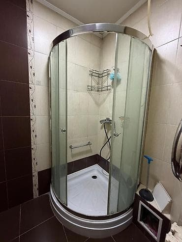 куплю уголки: Душевая кабина Полукруглая, Покрытие: Тонированное — 1