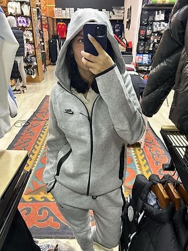 Толстовки, худи: Женский спортивный костюм Nike, серый меланж. - Комплект — 1