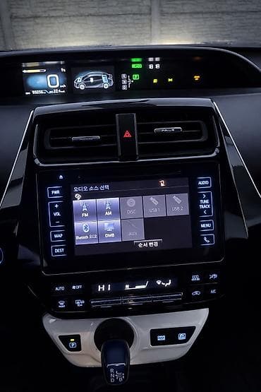 тайота сияна: Toyota Prius: 2018 г., 1.8 л, Гибрид — 4