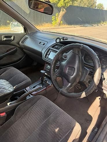 Транспорт: Honda Accord: 2000 г., 2 л, Автомат, Бензин, Седан — 6