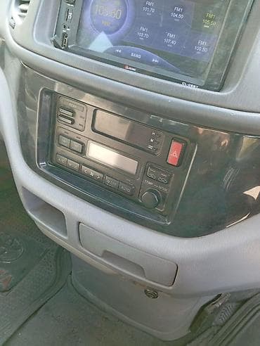 кузов степвагон: Toyota Regius: 2000 г., 2.7 л, Автомат, Бензин, Вэн/Минивэн — 3
