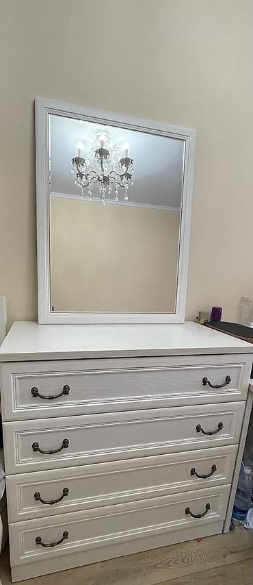 Полки, стеллажи: Комплект мягкой мебели, Б/у, Самовывоз, цвет - Белый — 1