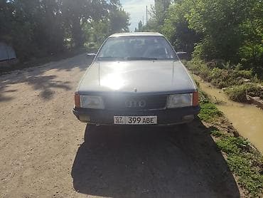 Audi 100: 1987 г., 2.3 л, Механика, Бензин, Седан