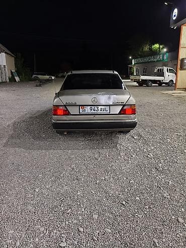 мон блан: Mercedes-Benz W124: 1992 г., Седан — 6