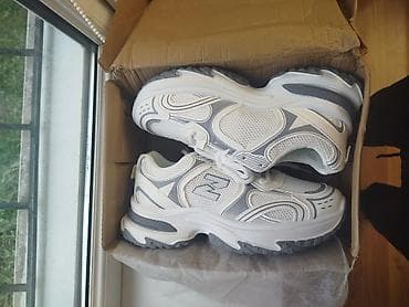 foot patch: 42-размер. Толстая подошва которая увеличивает рост при ношении на 3-5 — 8