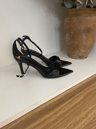 Личные вещи: Лодочки/босоножки на шпильке, черный лак. - Форма мыска: острый - — 1