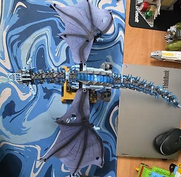 золотой ворон: Конструктор-дракон “Viserion” на подставке - Большая сборная модель — 1