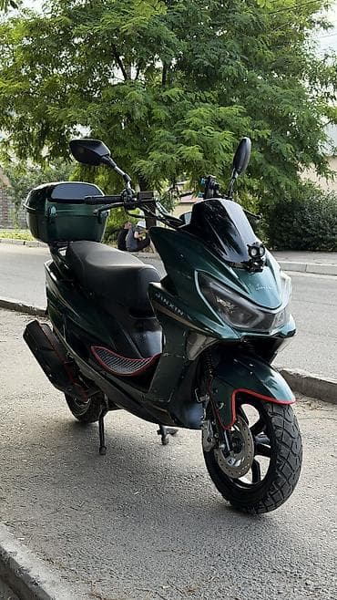Макси-скутер Yamaha, 150 куб. см, Бензин, Б/у at lalafo.kg Макси-скутер Yamaha, 150 куб. см, Бензин, Б/у