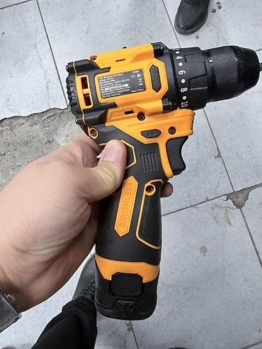 black decker: Бесщеточная аккумуляторная дрель‑шуруповерт компактного форм‑фактора — 1