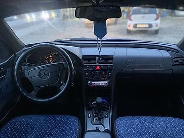 m5 cs: Mercedes-Benz 190: 1997 г., Седан — 6