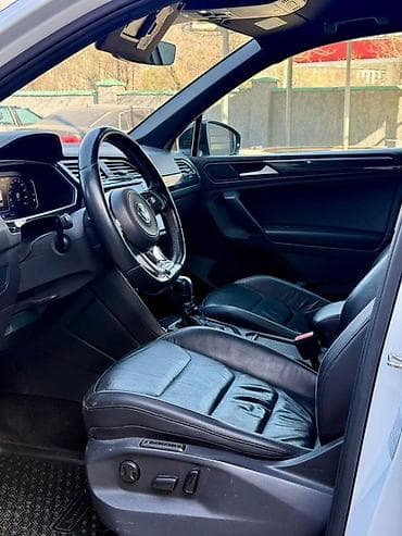 e star: Volkswagen Tiguan: 2021 г., 2 л, Автомат, Бензин, Кроссовер — 9