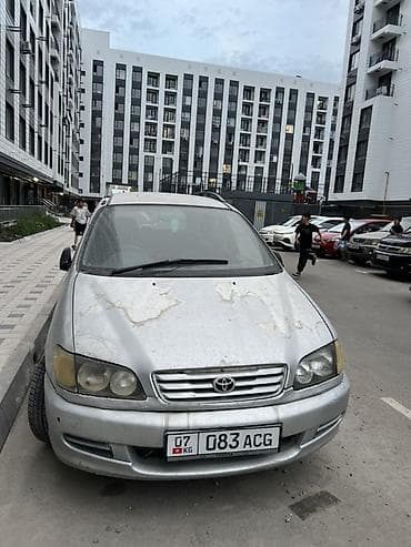 Toyota Ipsum: 2000 г., Бензин, Минивэн