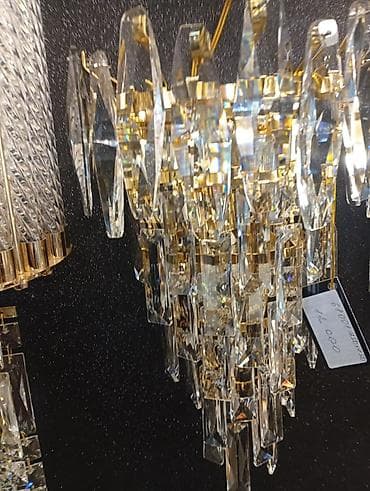 string art: Настенный бра с хрустальными подвесками и золотистой фурнитурой. - — 1