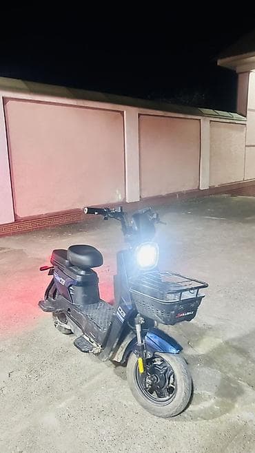 Электроскутер iBike (электромопед городского типа) - Компактный