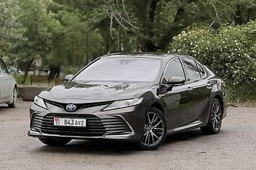 Toyota Camry: 2021 г., 2.5 л, Автомат, Гибрид, Седан