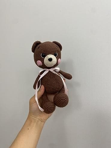 bubble tea: Вязаные игрушки амигуруми: зайка в голубом платьице и мишка с — 4